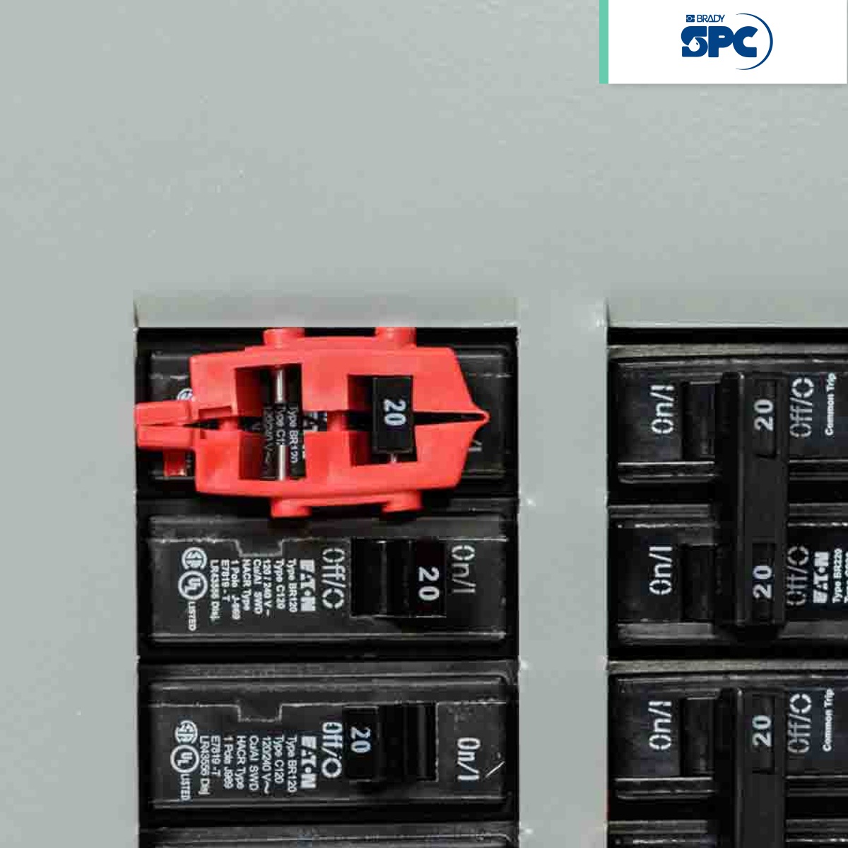 bloqueo con abrazadera para interruptores automaticos de 120 v brady spc rojo 002