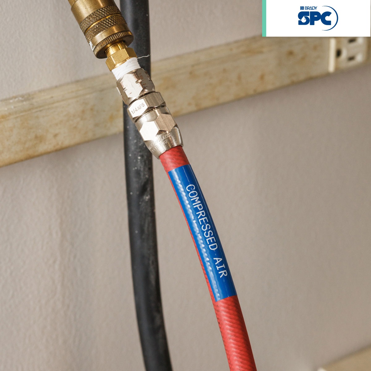 cinta de etiquetas vinil blanco sobre azul m21 05 pulgadas brady spc 002