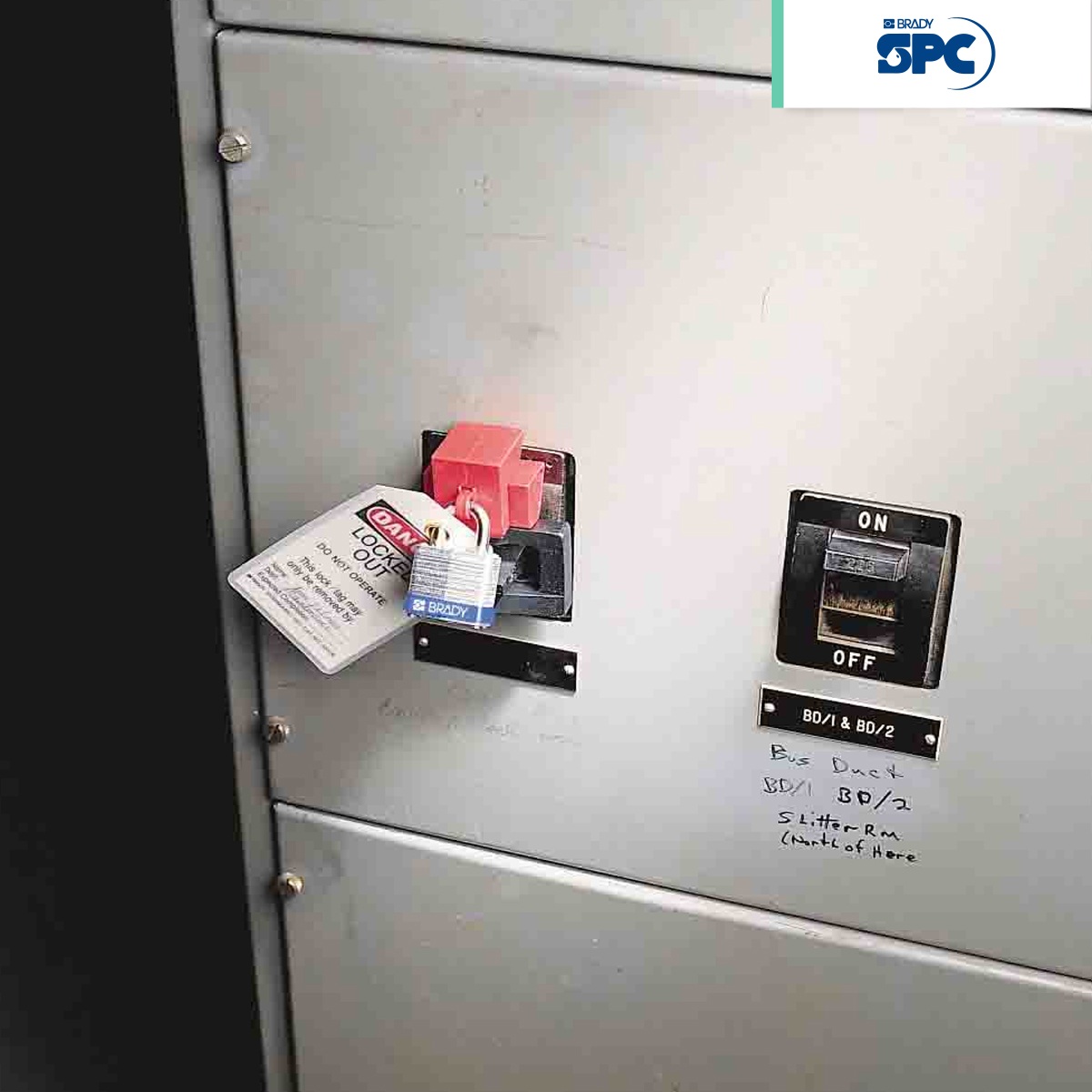 dispositivo de bloqueo sobredimensionado para interruptor con abrazadera brady spc rojo 002